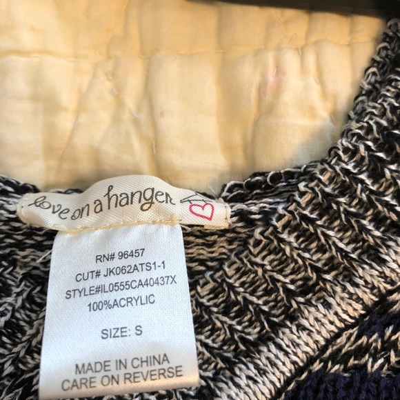 Love On A Hanger Sweater. NWT - Picture 3 of 4